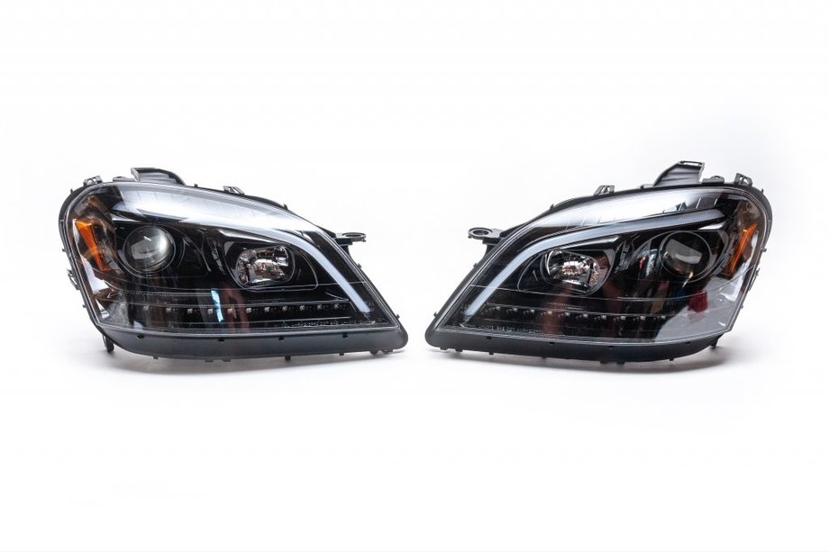 Mercedes ML W164 2005–2011 Koplampen met LED-element (2005-2008, 2 stuks, donker) Image