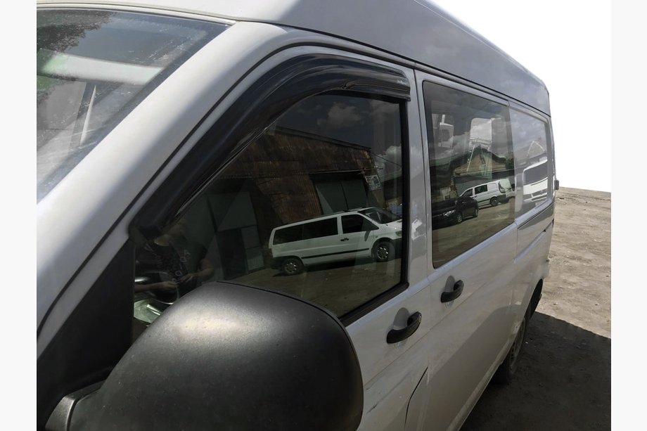 Volkswagen T5 Caravelle 2004–2010 Raamwinddeflectoren (set van 2, MyRacing) Image