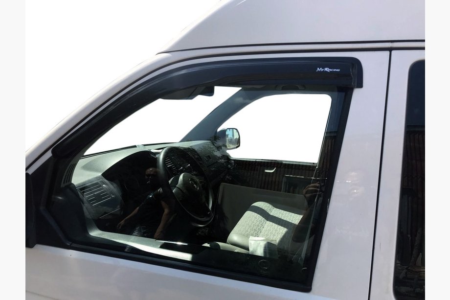 Volkswagen T5 Multivan 2003–2010 Raamwinddeflectoren (set van 2, MyRacing) Image