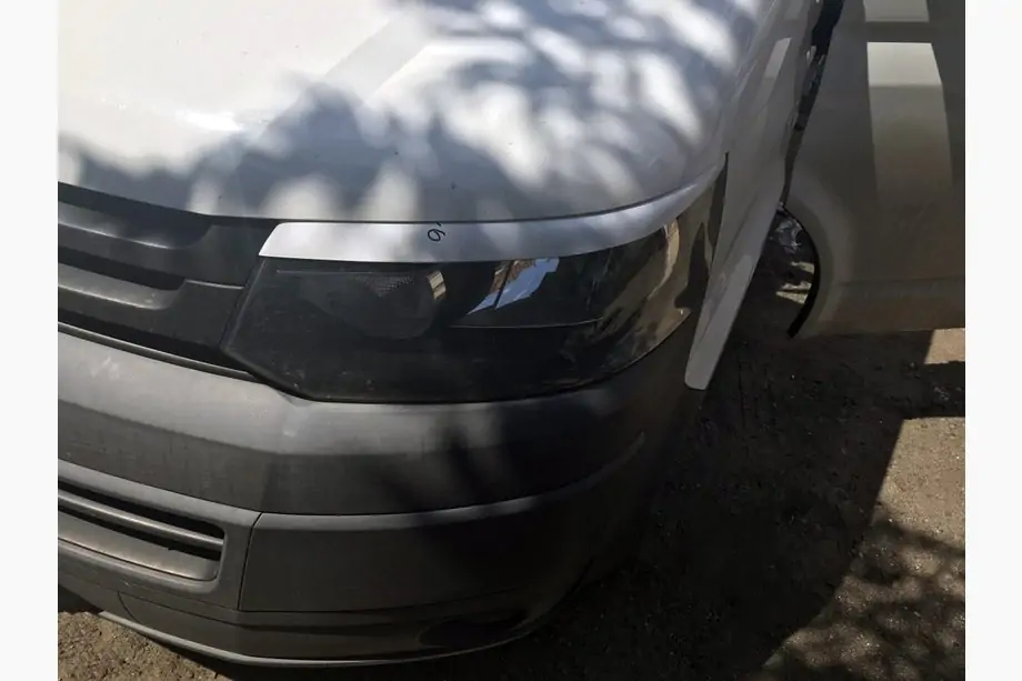 Volkswagen T5 2010–2015 Koplampwimpers (2 stuks, overspuitbaar) Image