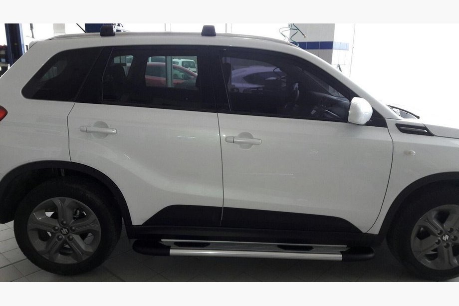 Suzuki Vitara 2015– Bosphorus OLD Grey side steps (set van 2, aluminium) Image
