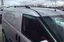 Fiat Doblo II 2010–2022 zwarte dakrails Maxi, metalen voeten foto 1