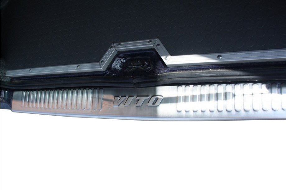 Mercedes Vito W638 1996–2003 Achterbumper beschermlijst (Omsa, RVS) Image