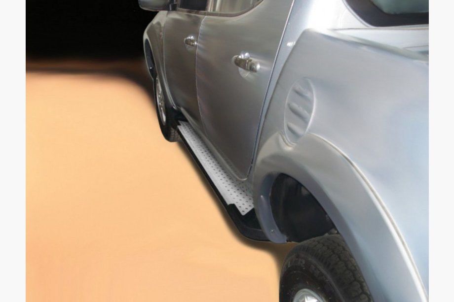 Mitsubishi L200 2006–2015 Side steps Allmond Grey (set van 2, aluminium) Foto 5