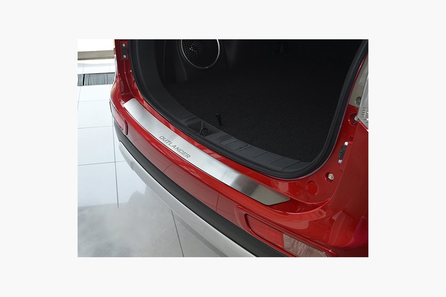 Mitsubishi Outlander 2012–2021 Nataniko RVS achterbumper beschermlijst 2015+ Image