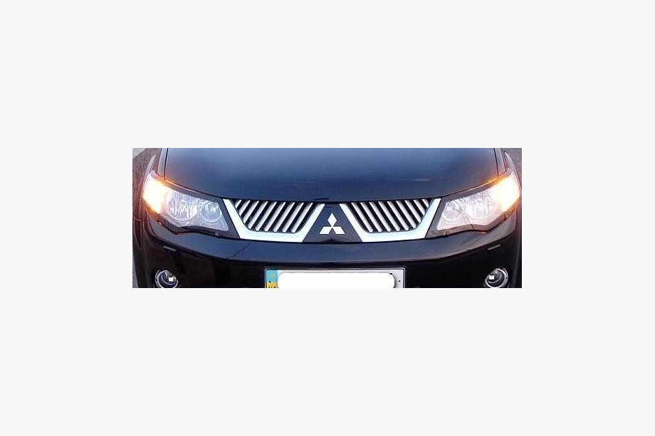Mitsubishi Outlander 2006–2012 Grille sierlijsten (2006-2010, RVS) Image