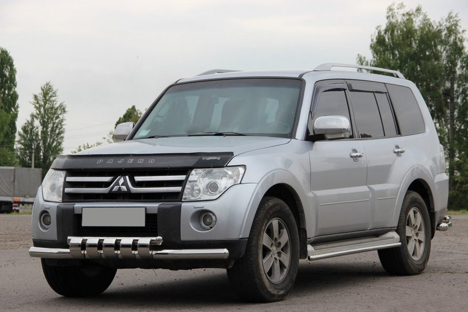 Mitsubishi Pajero Wagon III 1999–2006 RVS voorbumperbescherming ST015 Image