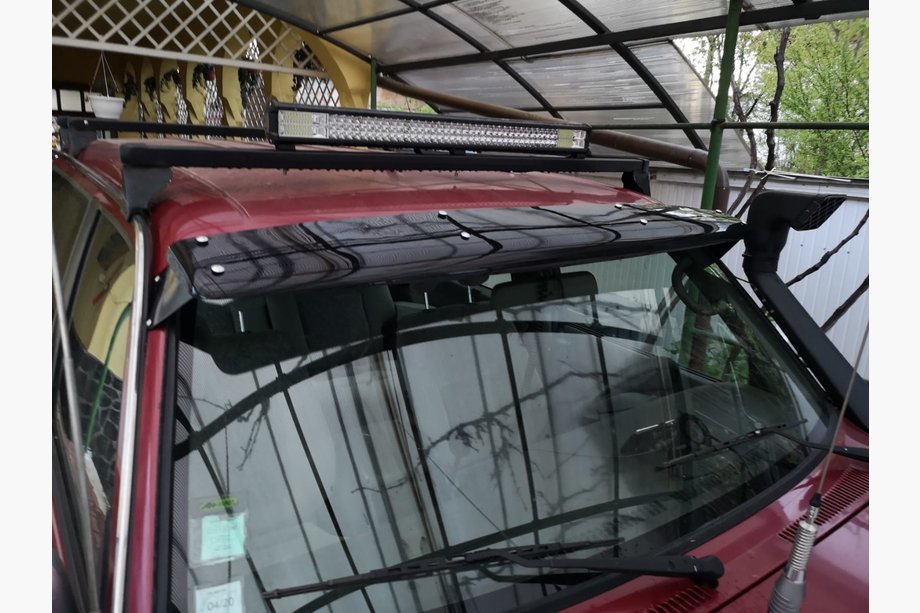 Nissan Patrol Y61 1997–2011 Zonneklep voor voorruit Image