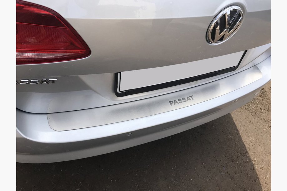 Volkswagen Passat B7 2012–2015 Nataniko RVS achterbumper beschermlijst Stationwagen Image