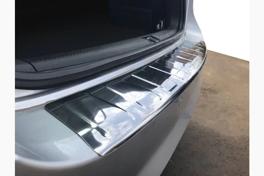 Volkswagen Passat B7 2012–2015 Achterbumperlijst Carmos (SW, RVS) Image