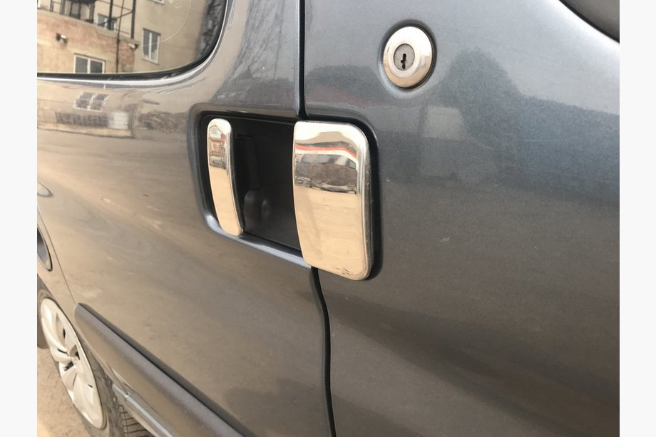 Citroen Berlingo 1996–2008 RVS deurgreep covers Twee voorportieren, twee schuifdeuren, achterdeuren (openslaand) Foto 6