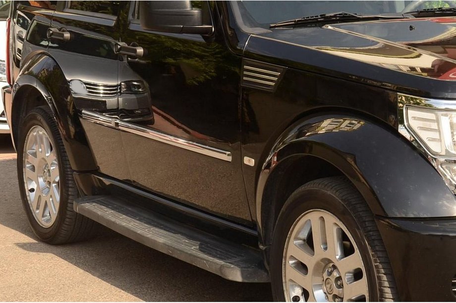 Dodge Nitro 2006–2011 Deurstrips (RVS) Image