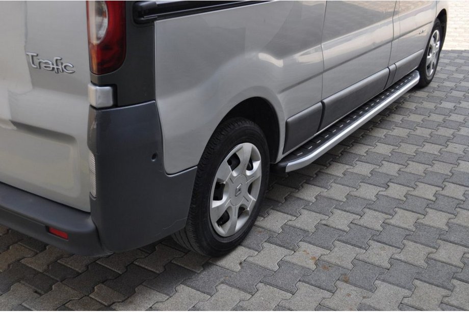 Opel Vivaro 2001–2015 Fullmond side steps (set van 2, aluminium) Image