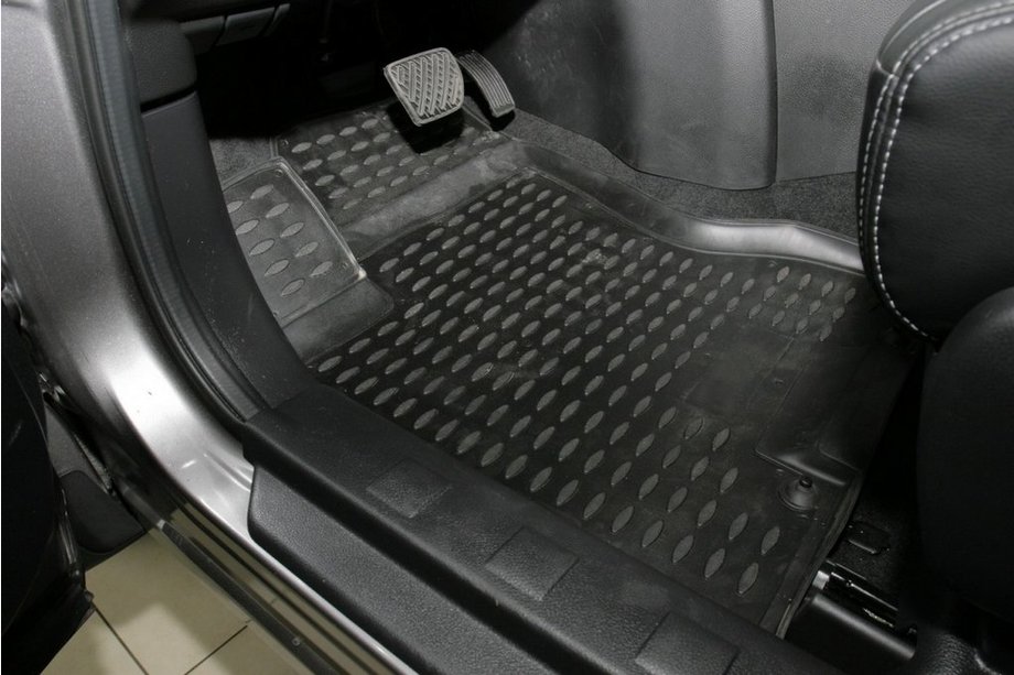 Nissan X-trail T31 2007–2014 Rubberen vloermattenset voor interieur (4 stuks, Novline) Image