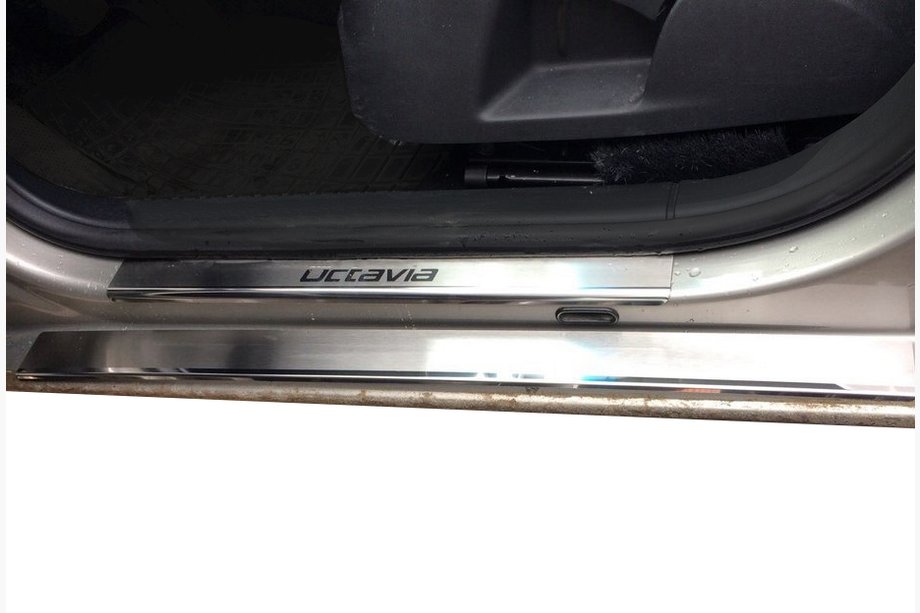 Skoda Octavia II A5 2010–2013 Nataniko instaplijsten (set van 8, RVS) Standaard - Lohmann-tape, 0,5 mm Image