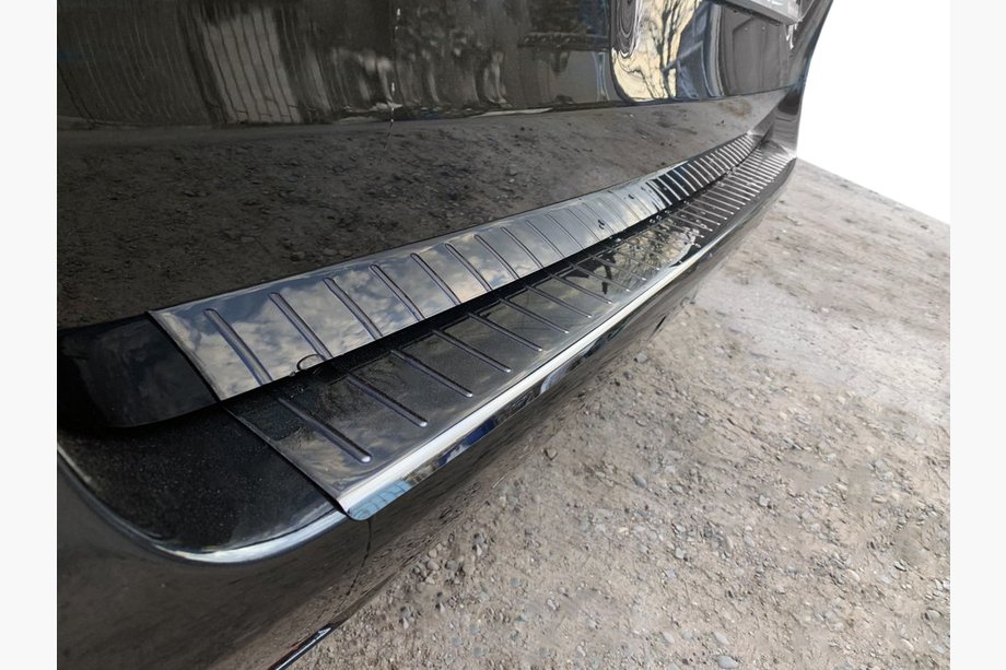Mercedes Vito/V-klasse W447 2014– OmsaLine achterbumperbeschermer Zwart Chroom (RVS) Image