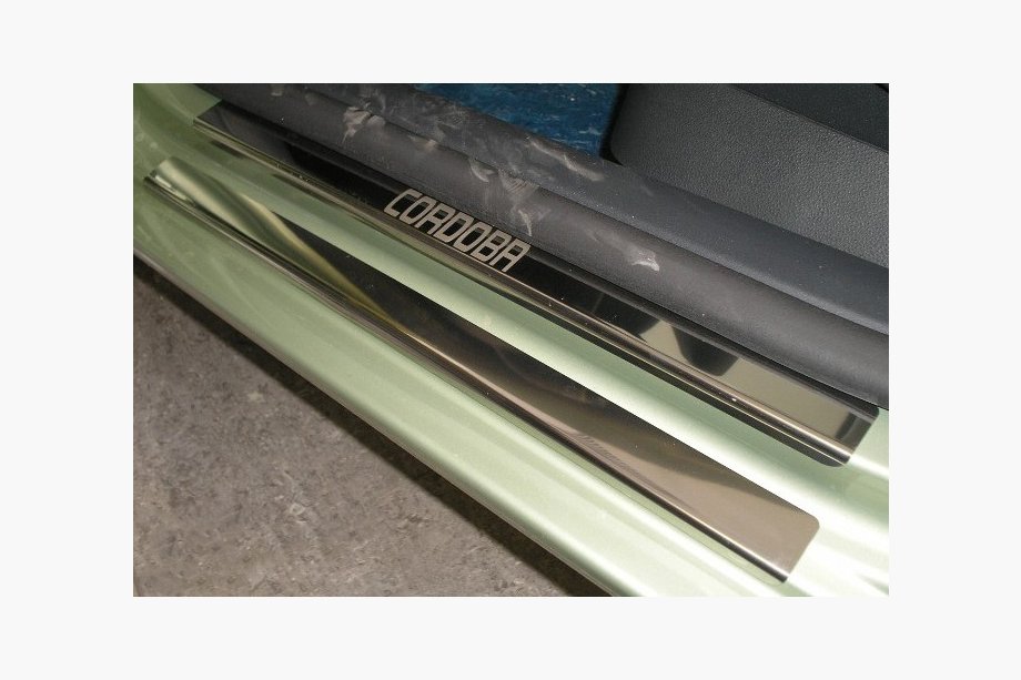 Seat Cordoba 2000–2009 Nataniko instaplijsten (8-delig, RVS) Premium - 3M tape, 0,8 mm Image