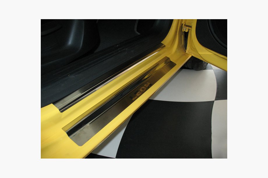 Seat Leon 2005–2012 Nataniko instaplijsten (8-delig, RVS) Premium - 3M tape, 0,8 mm Image