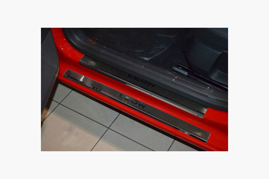 Seat Leon 2013–2020 Nataniko instaplijsten (8-delig, RVS) Premium - 3M tape, 0,8 mm Image