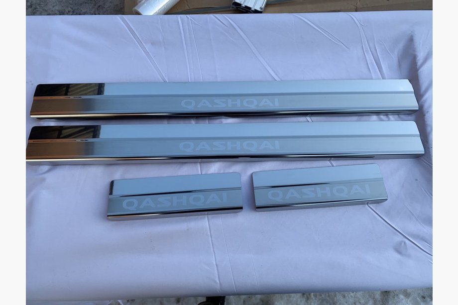 Nissan Qashqai 2007–2010 Nataniko RVS dorpellijsten (set van 4) Image