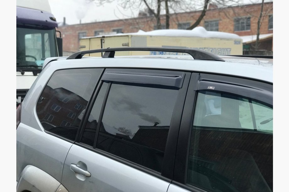 Toyota Land Cruiser Prado 120 2002–2009 Zwarte Turkse dakrails Metalen montagevoeten Foto 6