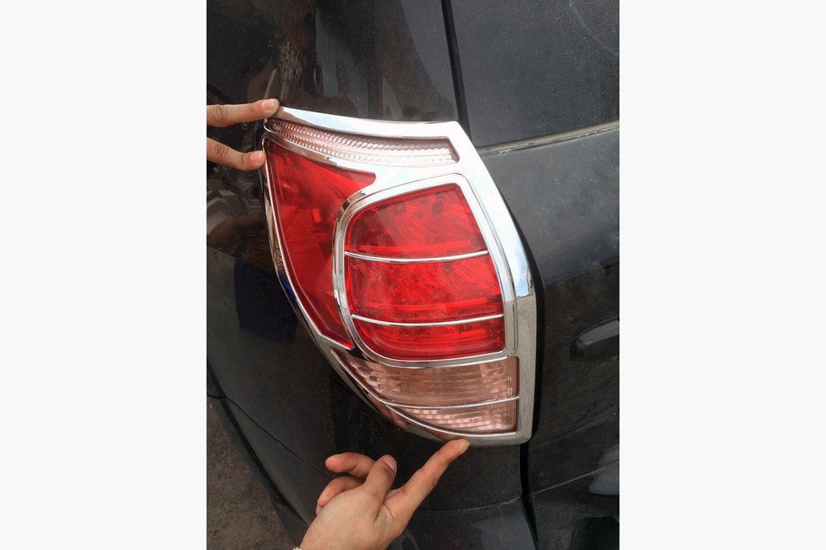 Toyota Rav 4 2006–2013 Achterlicht covers 2006-2009 (2 stuks, kunststof) Image