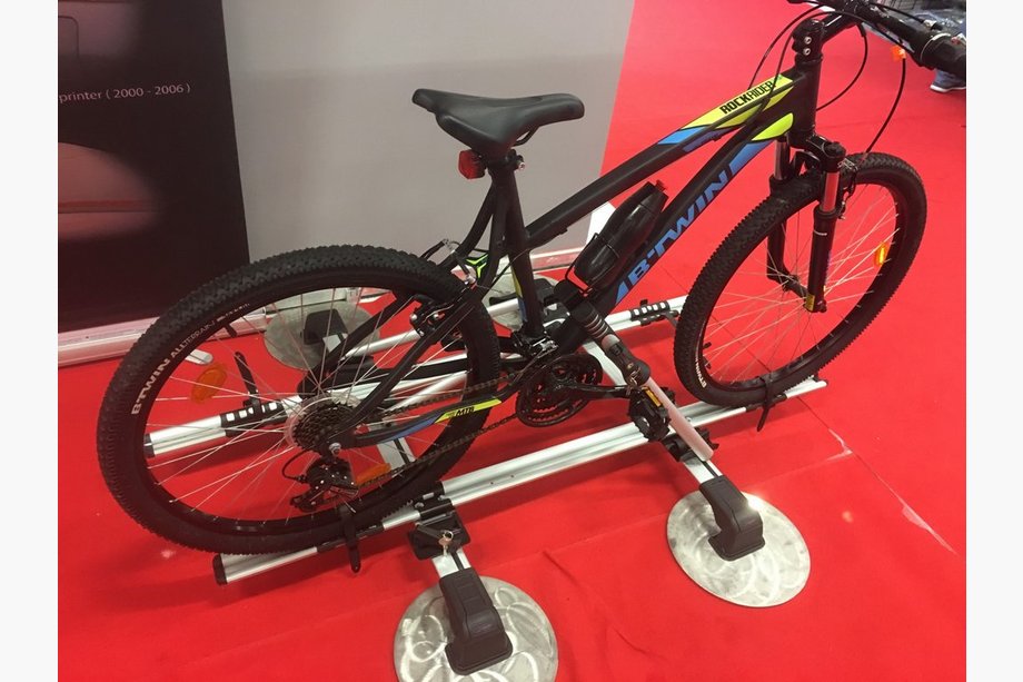 Fietsdrager voor dakdragers (op dwarsbalken) Foto 3