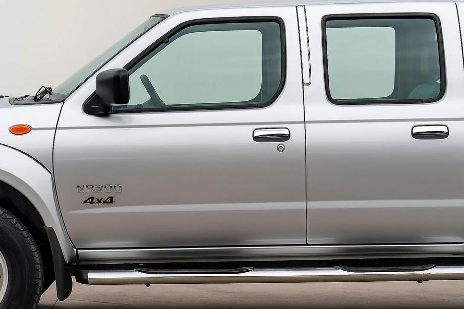 Nissan NP300 1999–2015 RVS deurgreep covers (set van 2) Foto 2