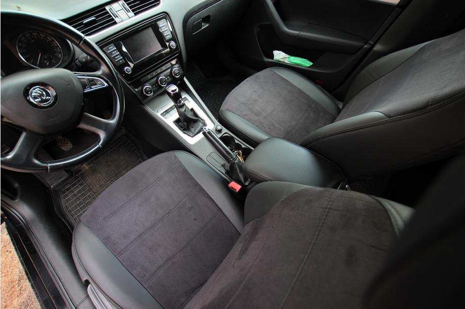 Skoda Octavia III A7 2013–2019 Autostoelhoezen eco-leer+stof+Alcantara Antara A001 (complete set, volledig interieur) Foto 6