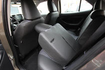 Toyota Yaris/Yaris Cross (XP210) 2020– Autostoelhoezen eco-leer+stof+Alcantara Antara A001 (complete set, volledig interieur) foto 13