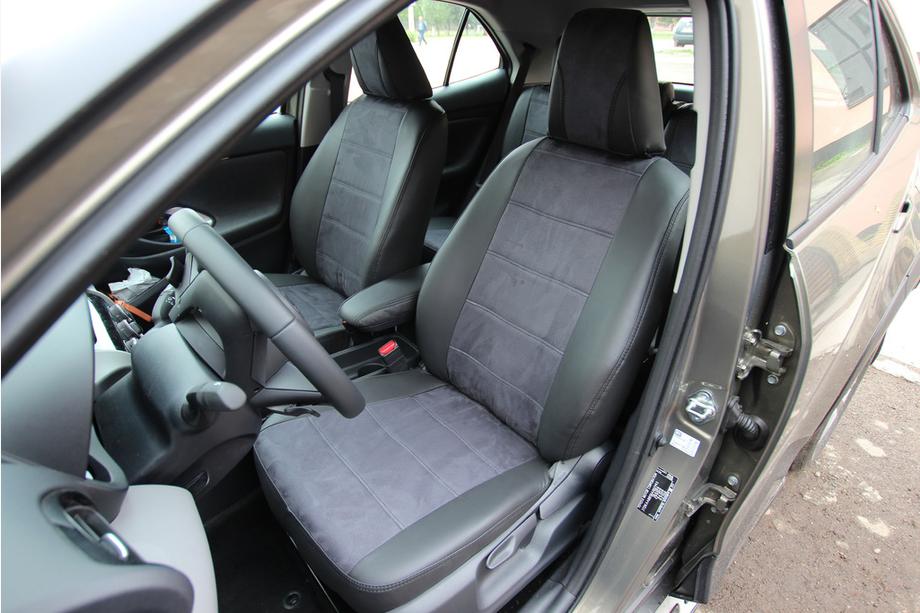 Toyota Yaris/Yaris Cross (XP210) 2020– Autostoelhoezen eco-leer+stof+Alcantara Antara A001 (complete set, volledig interieur) Image