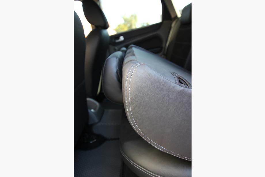 Ford Focus III 2011–2017 Autostoelhoezen eco-leer+stof+antara Antara A001g (complete set voor het interieur) Foto 17