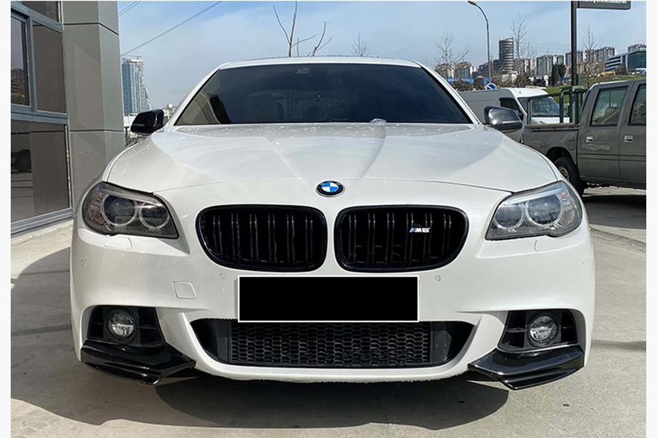 BMW 5 Serie F10/F11 2010–2016 Voorbumperlip DPT Flap (voor M-Performance, hoogglans zwart) Image