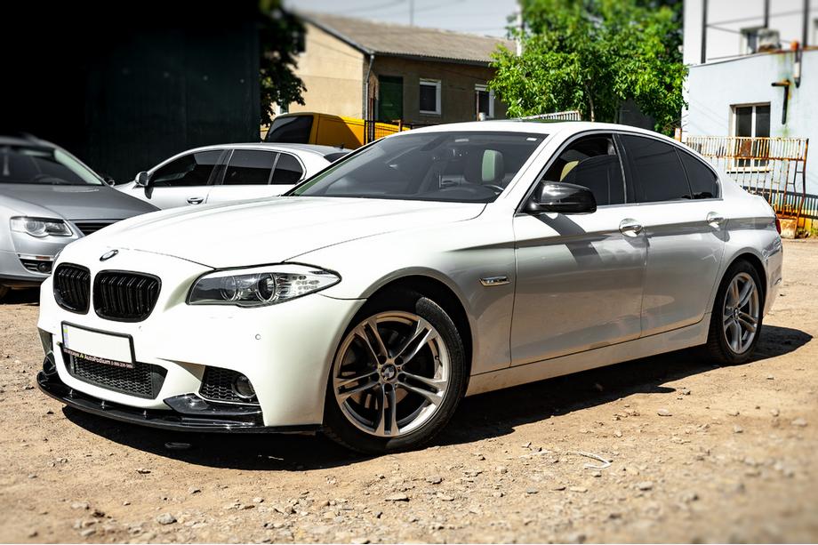 BMW 5 Serie F10/F11 2010–2016 Voorbumper lipspoiler OmsaLine (zwart) Foto 4
