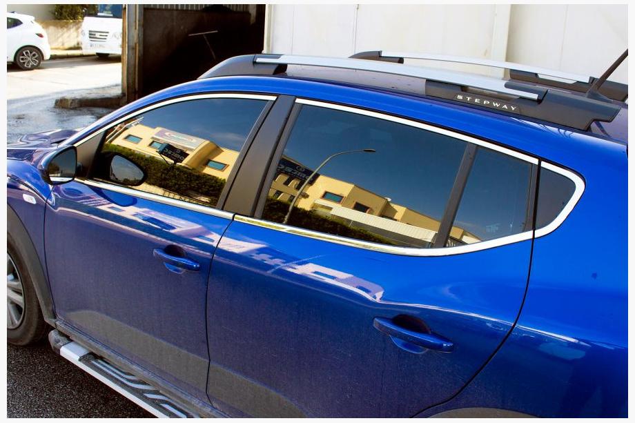 Dacia Sandero 2021– Complete raamomlijsting (14-delig, RVS) Image
