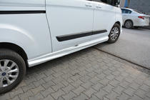 Ford Custom 2013–2022 Sideskirts (set van 2, spuitklaar) foto 1