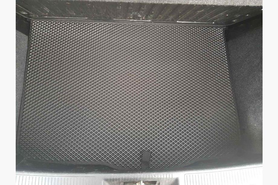 Fiat Punto Grande/EVO 2006–2018 EVA kofferbakmat (zwart) Image