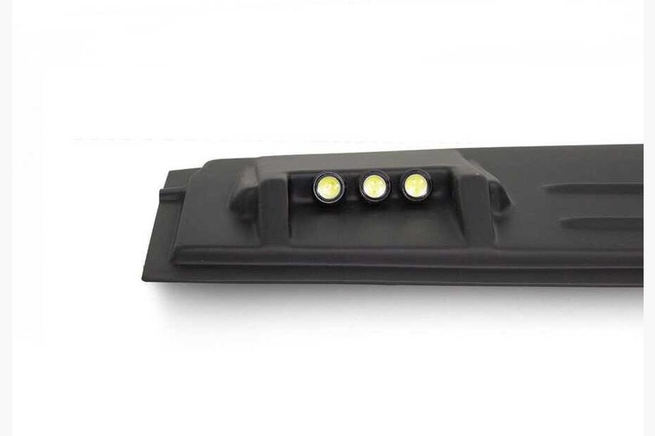 Isuzu D-Max 2011–2019 Voorruitvisor MoonVisior Foto 2