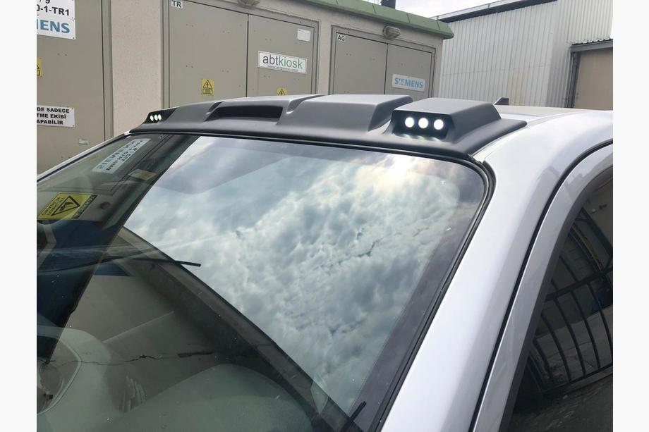 Nissan Navara/NP300 2016– Voorruit zonneklep (Meliset LED V1) Image