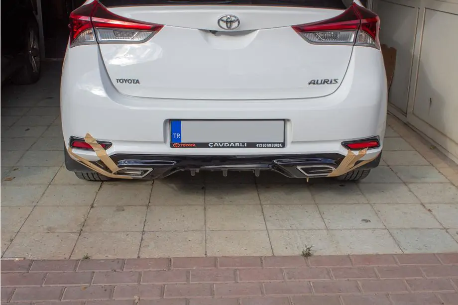 Toyota Auris 2012–2018 Achterbumper diffuser (2016-2018, in primer - klaar om te spuiten) Image