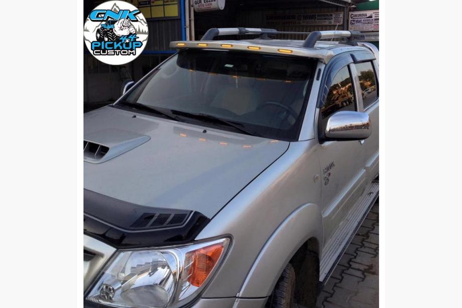 Toyota Hilux 2015– Voorruit zonneklep (Meliset LED) Image