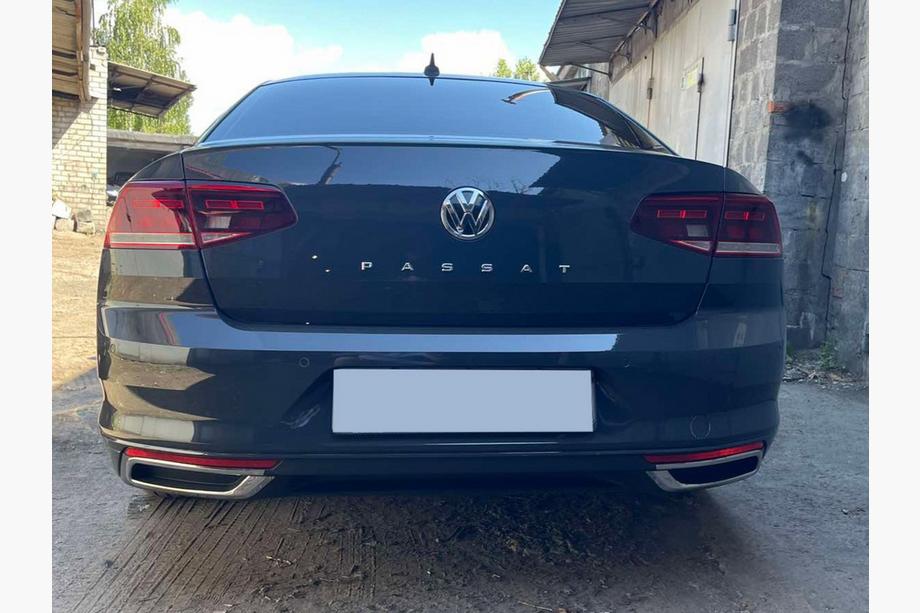 Volkswagen Passat B8 2015–2023 Uitlaatsierstukken V2 SD/SW (2019+, 3 stuks, RVS) Image