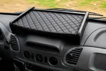 Mercedes Sprinter W901/902/903/904/905 1995–2006 Dashboardplank (2000-2006, zwart met zwart stiksel) foto 1