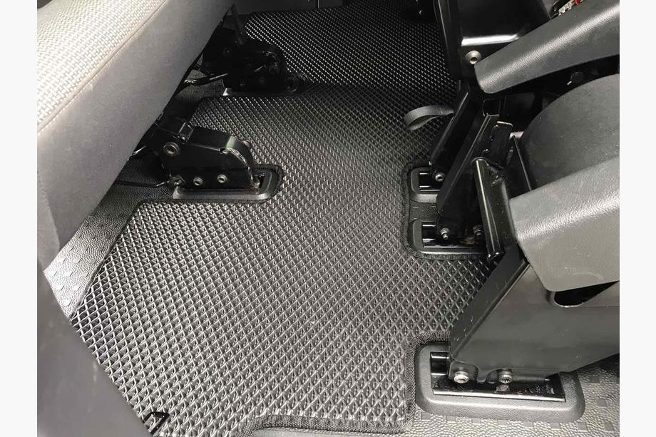 Volkswagen T5 2010–2015 EVA automatten V2 (lange wielbasis, complete interieursset, zwart) Image