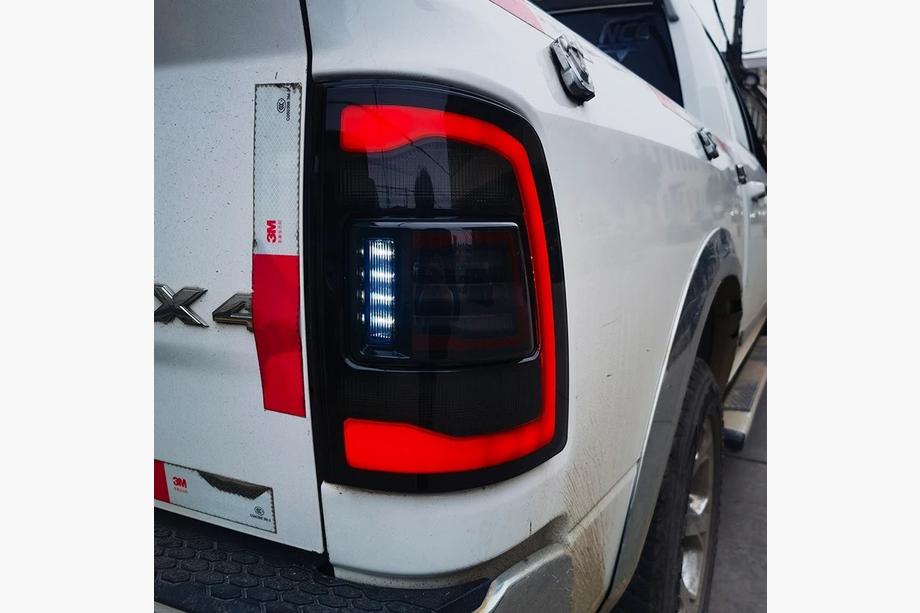 Dodge RAM (DT) 2018– Achterlichten TRX Image