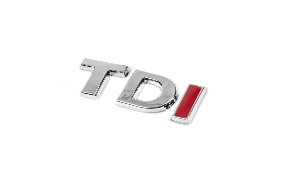 Volkswagen Passat B8 2015–2023 TDI-embleem (OEM-look) T chroom, DI rood Foto 2