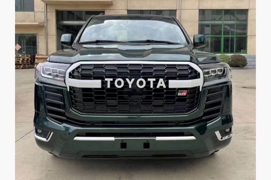 Toyota Land Cruiser 200 2007–2021 Restyling kit voor LC 300 GR Foto 1