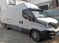 Iveco Daily 2014– Voorruitspoiler V2 (glans zwart, 5 mm) foto 7