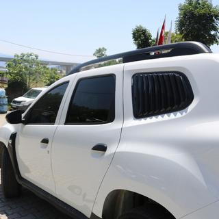 Achterruit afdekkappen EuroCap (2 stuks, ABS) Dacia Duster 2018–2024 foto 1