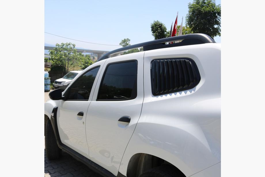 Dacia Duster 2018–2024 Achterruit afdekkappen EuroCap (2 stuks, ABS) Image